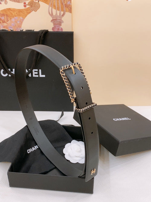 BELT 30MM IN BLACK CALFSKIN WITH INTERWOVEN GOLD CHAIN BUCKLE